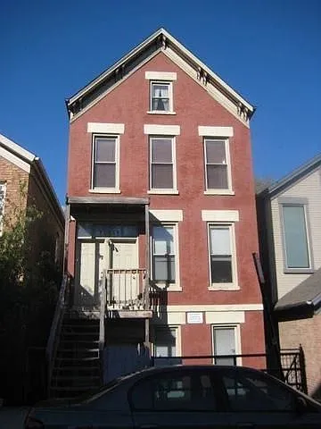 1736 W Beach Ave — Photo 1