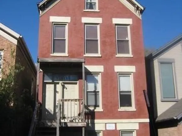1736 W Beach Ave, Chicago, IL 60622