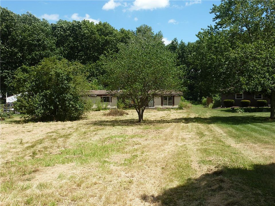 2nd image of 25463 Riverside Ct