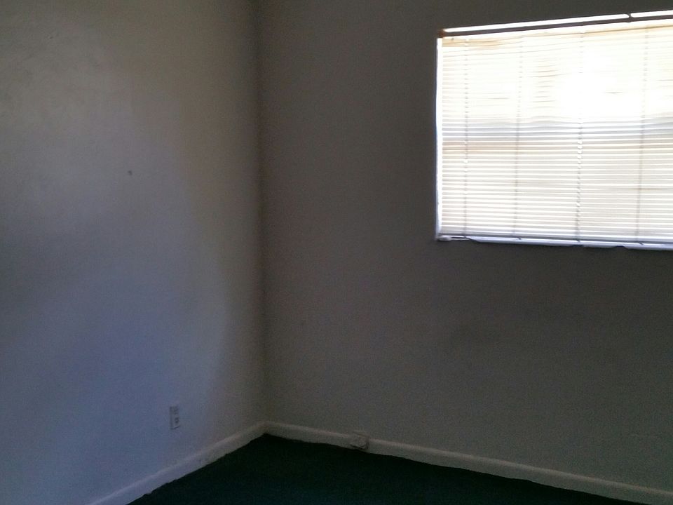 2nd image of 2009 NW 28th St