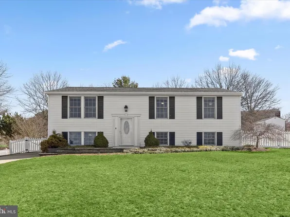 1111 Tall Pines Dr, Westminster, MD 21157