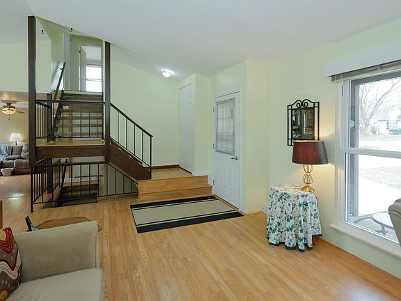 223 E Van Bruggen Dr-105