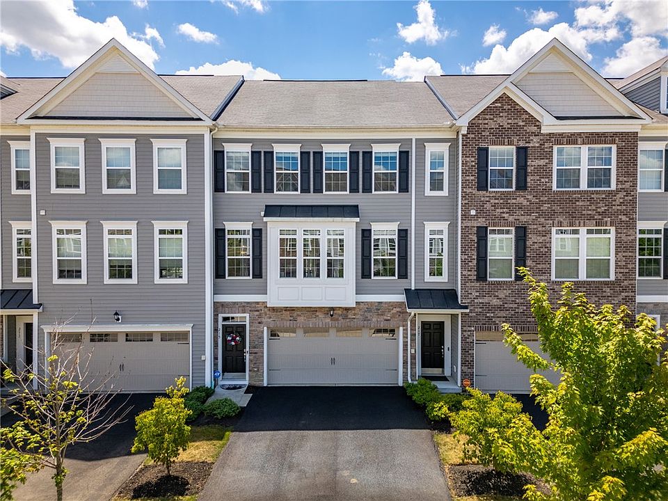 1st image of 215 Eagle Dr