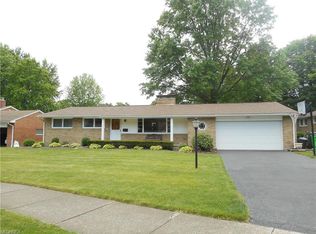 913 Clearmount Ave SE, North Canton, OH 44720