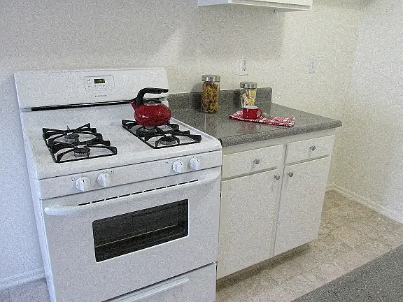 The Madrid Apartments — Photo 7