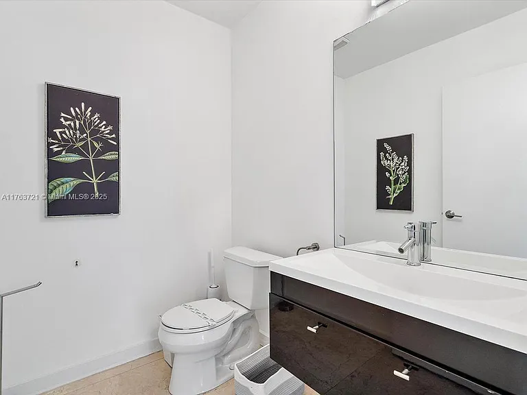 16473 NE 31st Ave — Photo 21