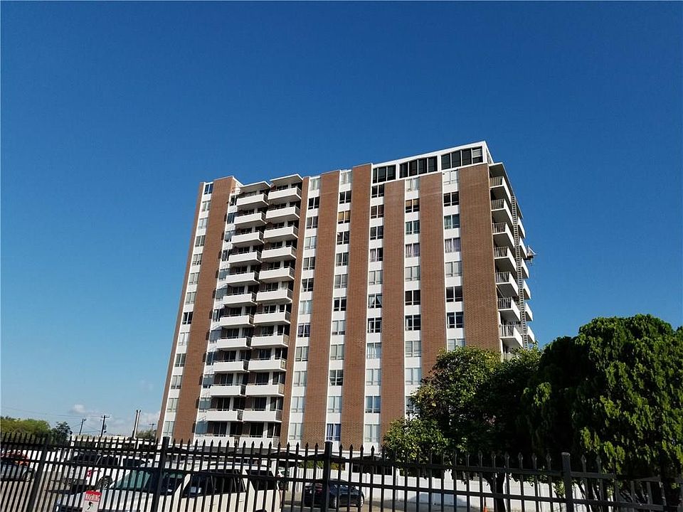 1st image of 715 S Upper Broadway St