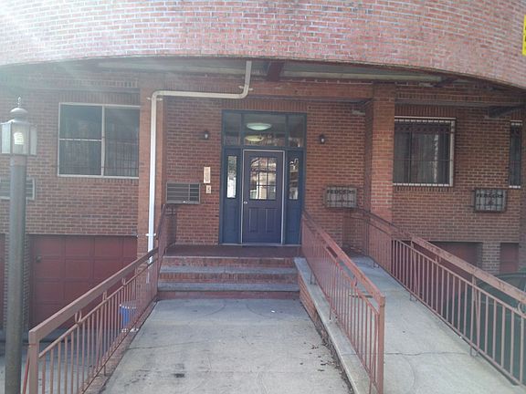 5th image of 418 17th St APT 2C