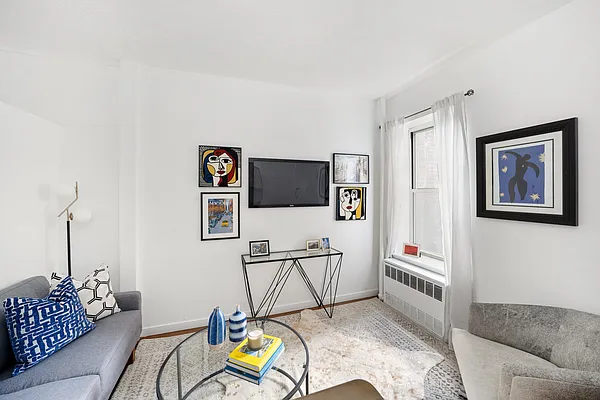 Sold by Compass | media 1