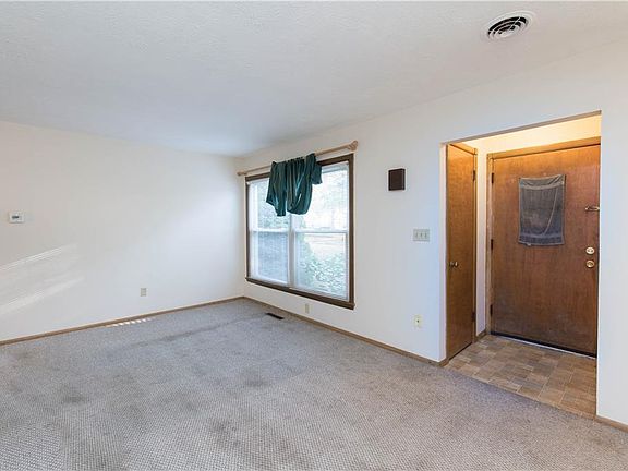 5th image of 3033 Kay Ave