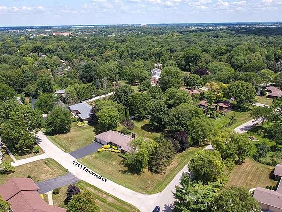 2nd image of 1711 Foxwood Ct