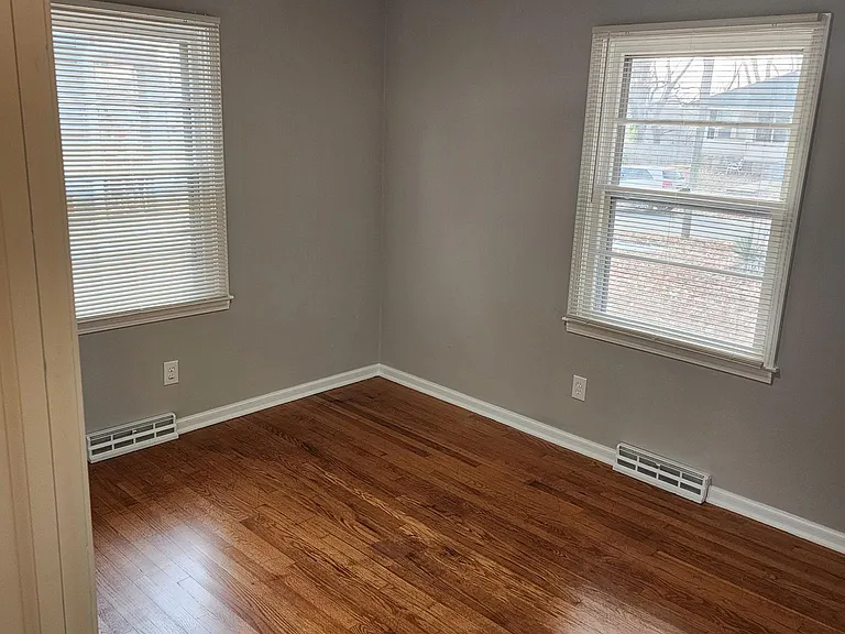 7331 Olive St — Photo 14