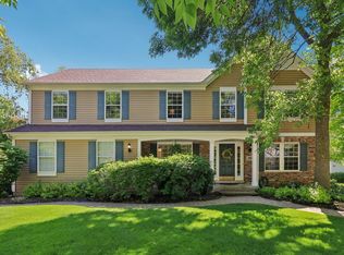 305 Buckingham Dr, Algonquin, IL 60102