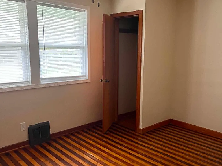 407 E Exchange St #A — Photo 13