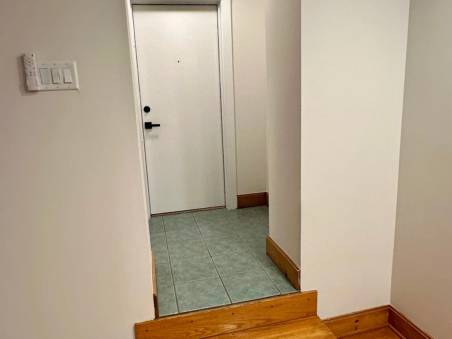 3 bed, 1.0 bath, 1380 sqft, $2,985 — Photo 3