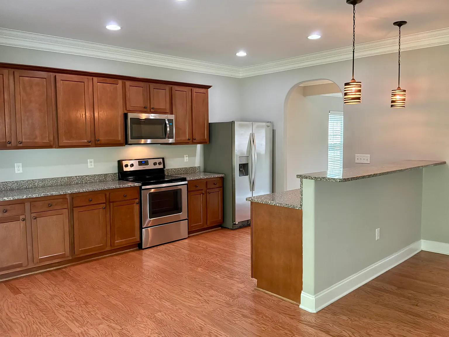 4 bed, 2.5 bath, 2608 sqft, $2,195 — Photo 4
