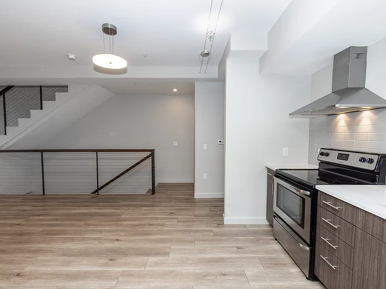 E14 Apartments — Photo 24