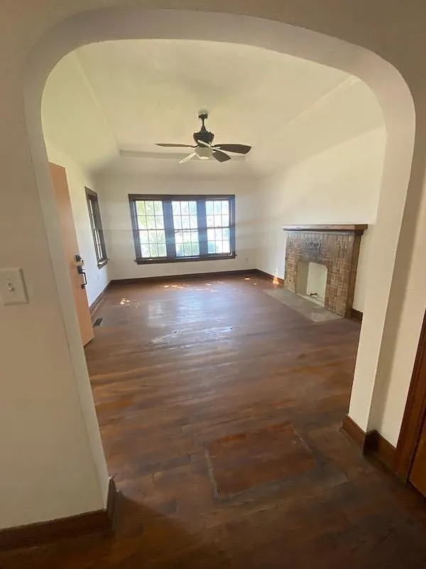 2 bed, 1944 sqft, $1,150 — Photo 2