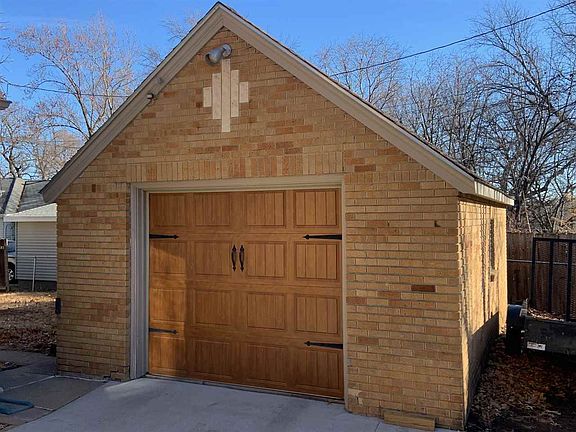 3rd image of 518 N 17th St