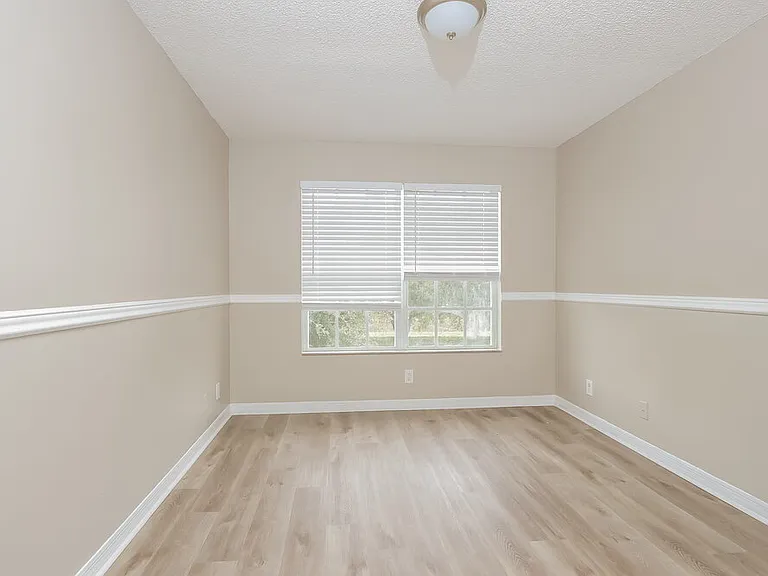 7673 Springfield Lake Dr — Photo 12