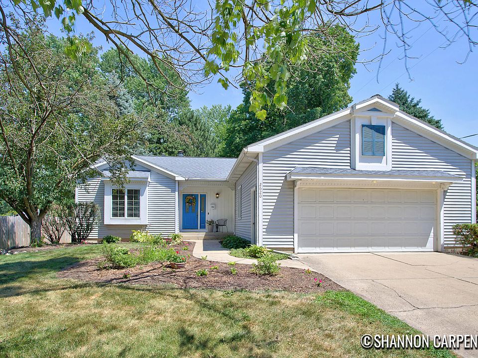 1st image of 2620 Riverside Dr NE
