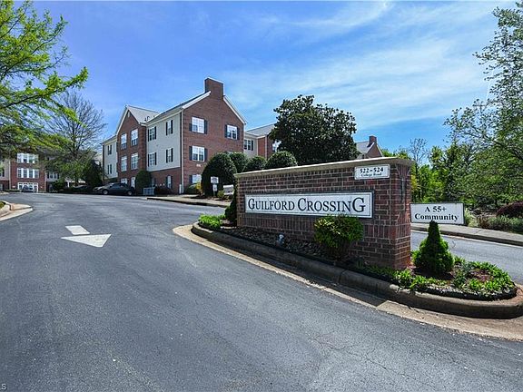 2nd image of 522 College Rd