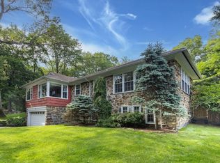 34 Summit Ter, Dobbs Ferry, NY 10522