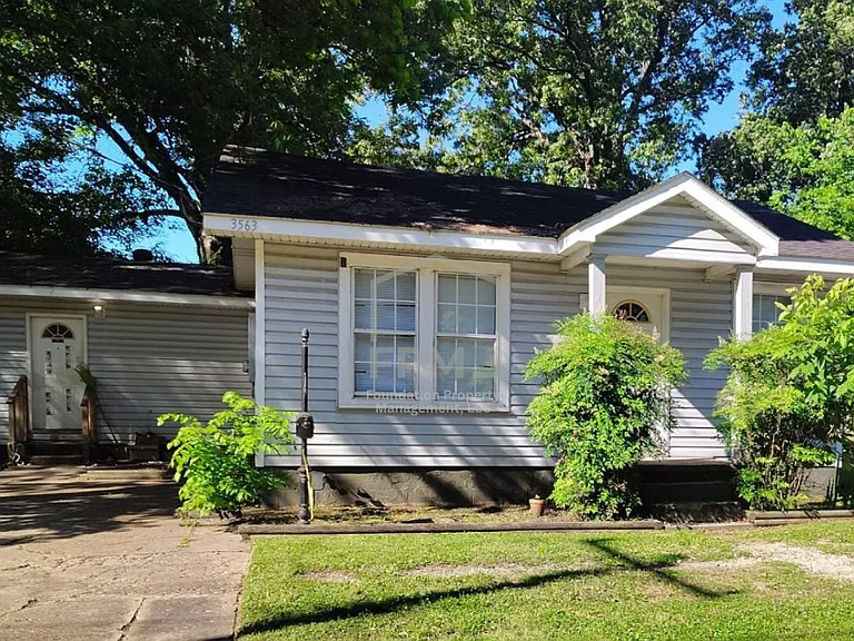 3563 Rockwood Ave — Photo 1