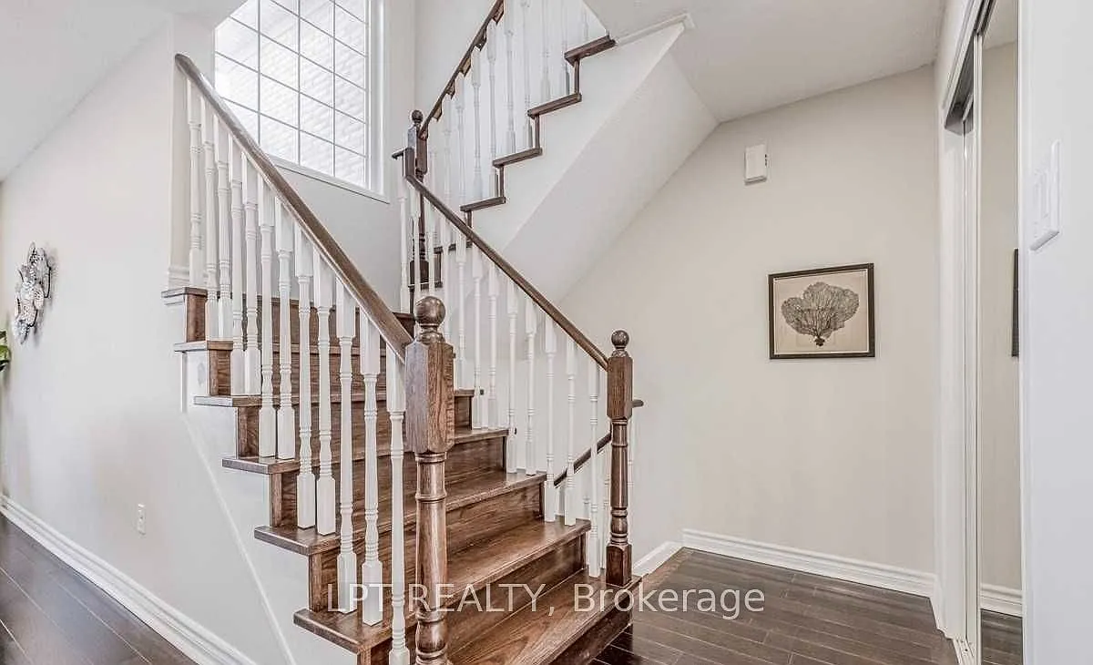 3 bed, $2,500 — Photo 2