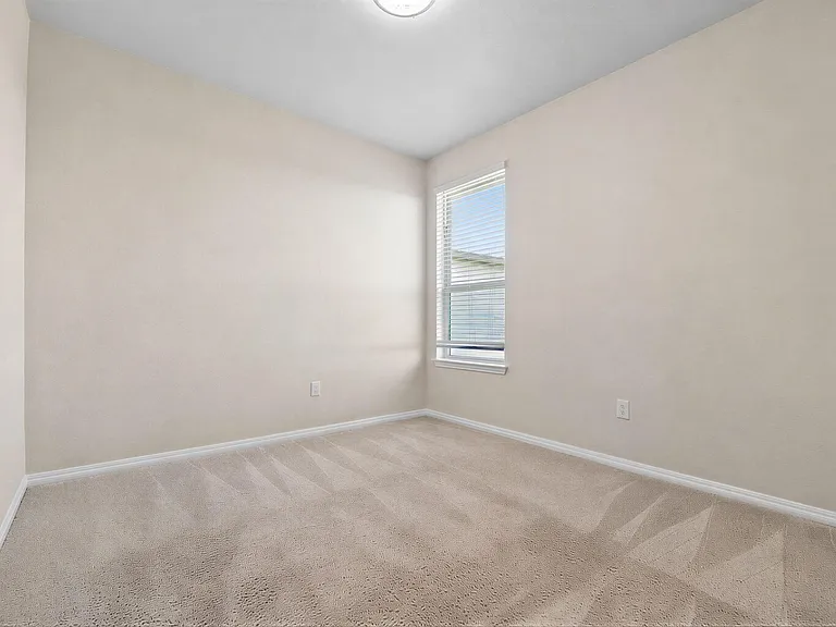 3240 E Whitestone Blvd #4 — Photo 22