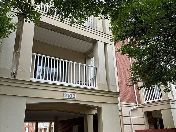 3rd image of 2100 Grove Ave #U19