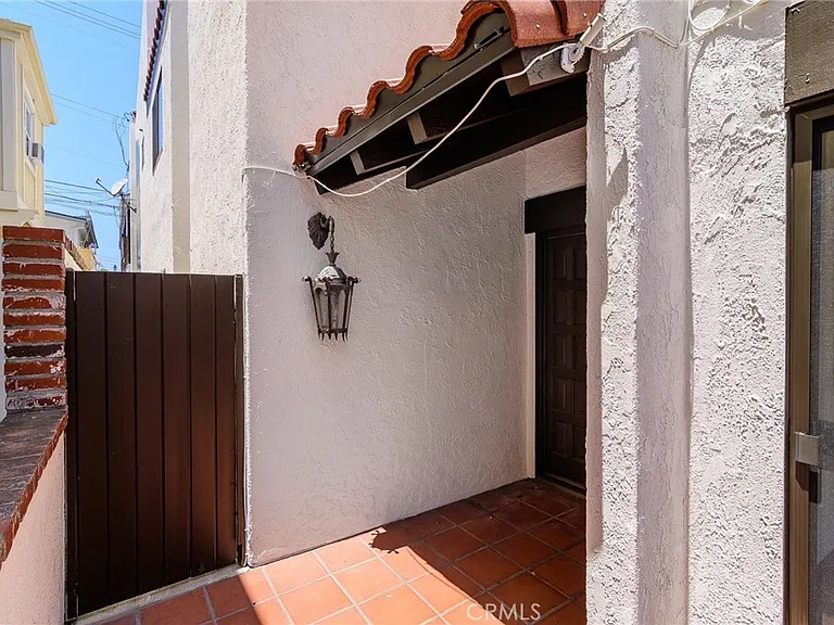 313 Diamond Ave — Photo 3