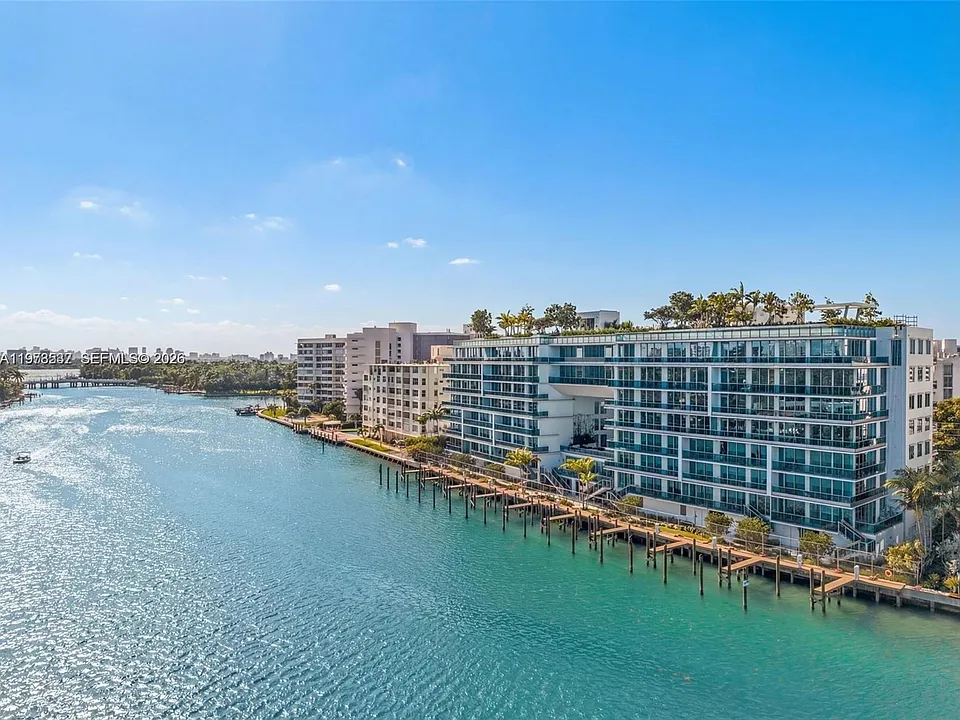 9221 E Bay Harbor Dr #309