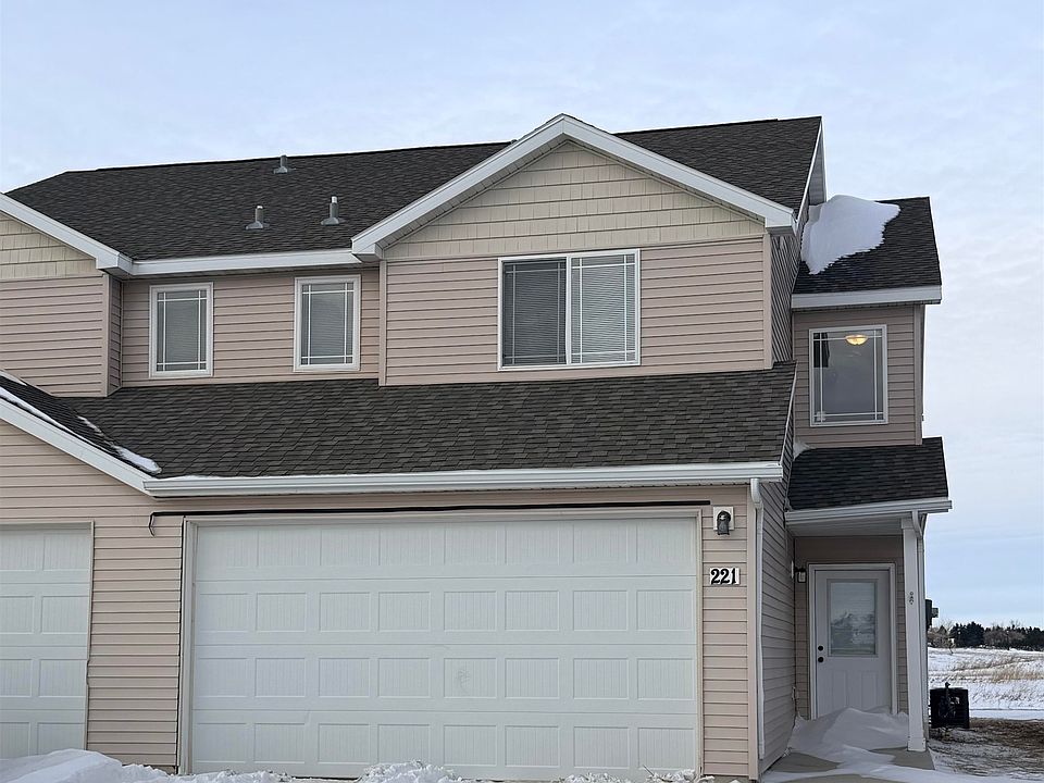 1st image of 221 Adeline Dr