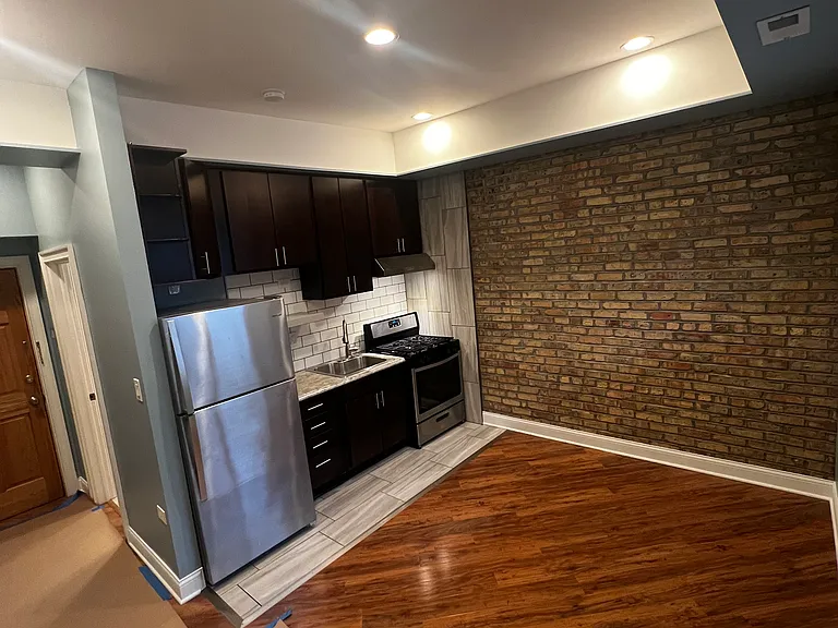 1137 W Bryn Mawr Ave #204 — Photo 1