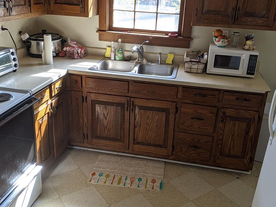 2nd image of 1111 W 9th St