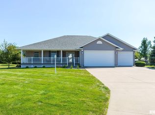 14723 109th Avenue Ct, Davenport, IA 52804