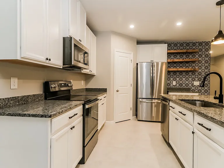 18588 Hunters Meadow Walk — Photo 6