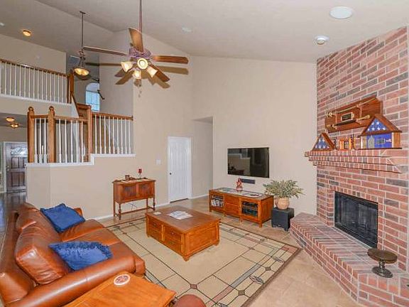 3rd image of 3133 Rosario Ln