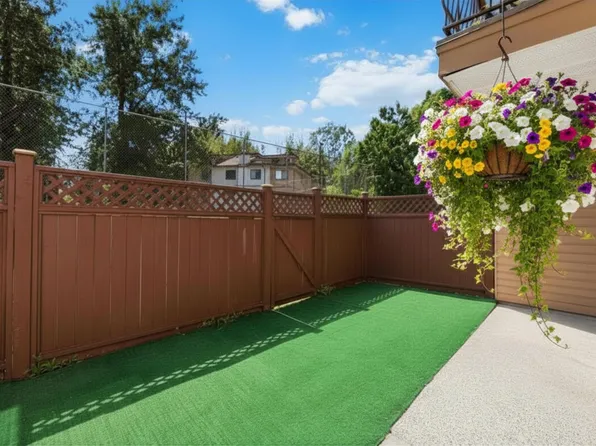 7139 133a St #103, Surrey, BC V3W 8A1