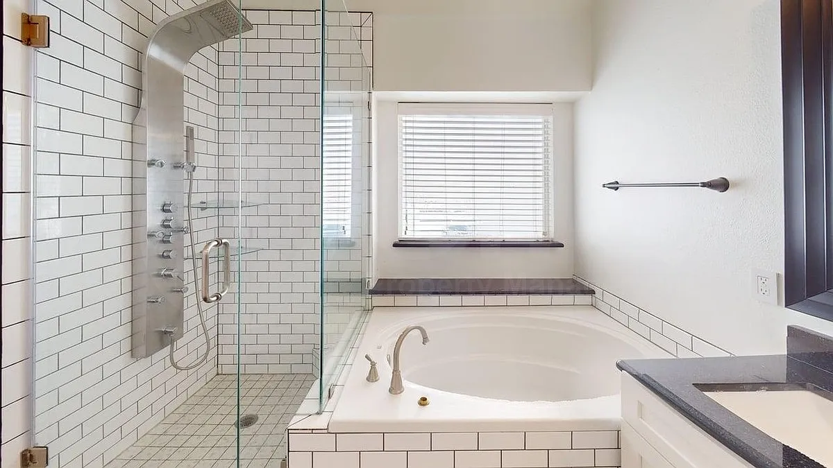 3 bed, 2.0 bath, 1931 sqft, $2,750 — Photo 4