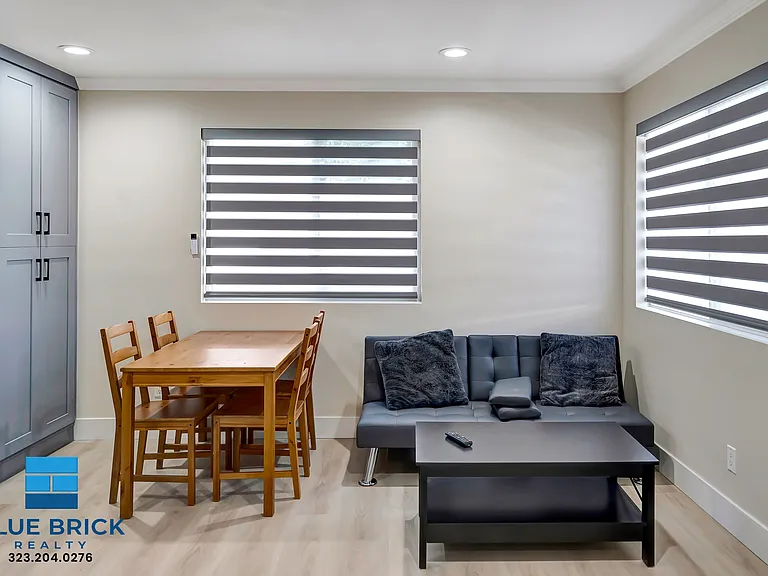 5843 Vanalden Ave — Photo 6