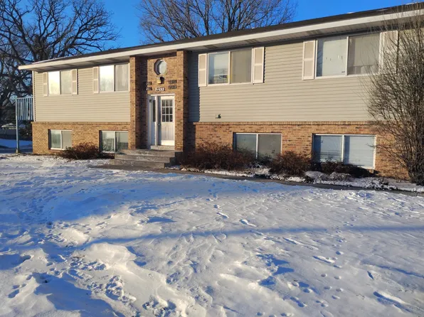 2277 Holloway Ave E, North Saint Paul, MN 55109