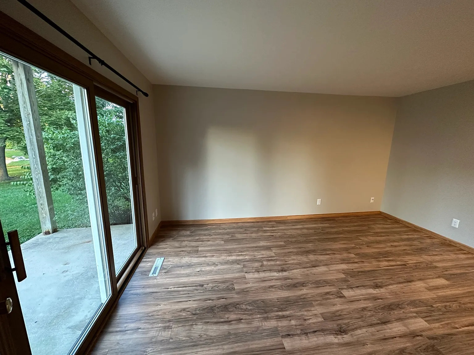 2 bed, 1176 sqft, $1,850 — Photo 2
