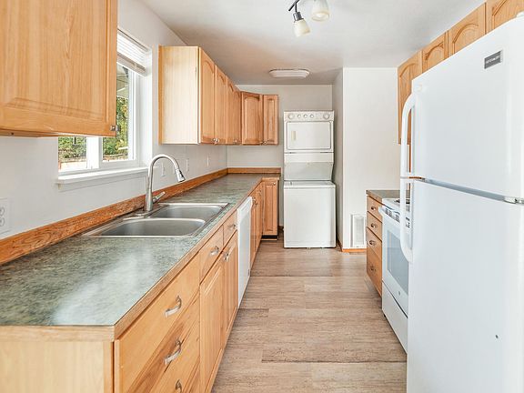 5th image of 20312 24th Ave W