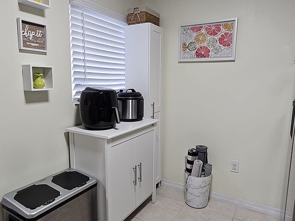 4th image of 1164 NW 125th Pl #208