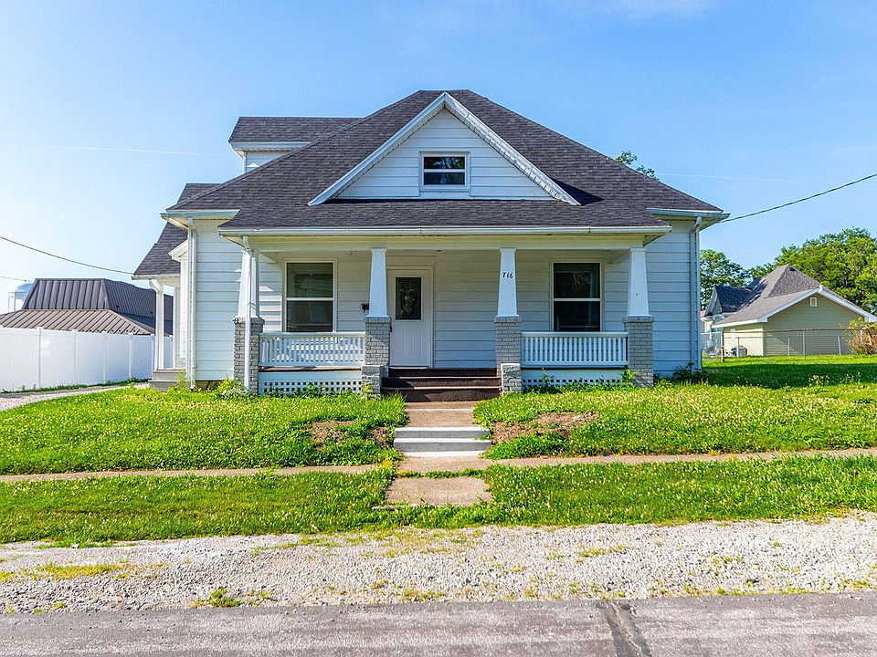 1st image of 716 W Love St