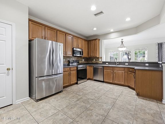4th image of 11064 CASTLEMAIN Circle E