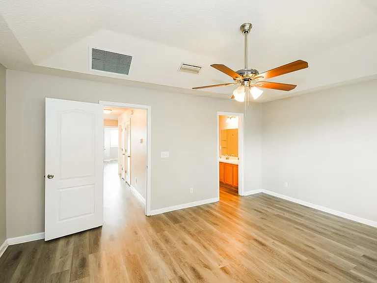 2326 Sunset Bluff Dr — Photo 12
