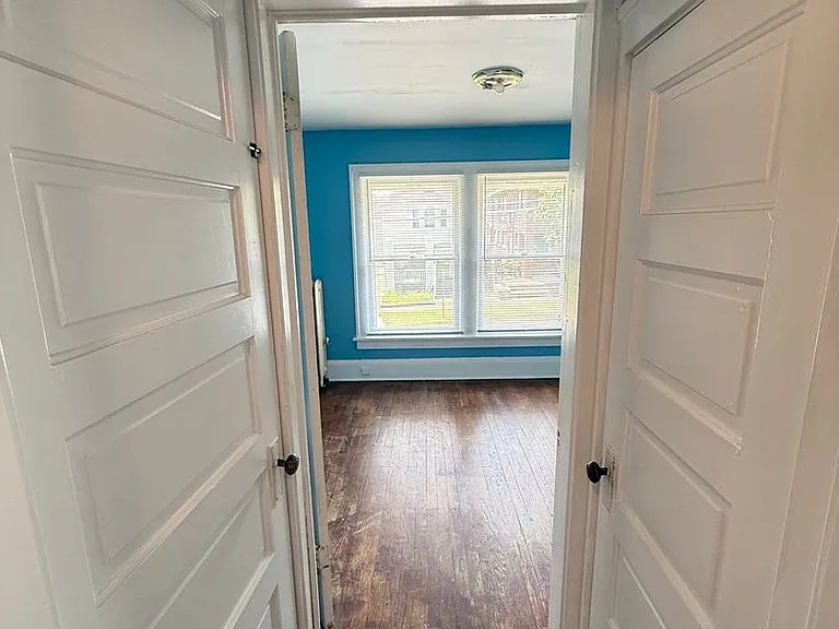 406 W Washington Ave — Photo 12